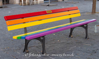 Regenbogenbank – Foto aus München
