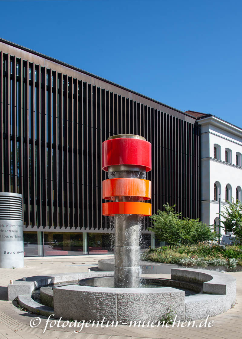 Universität - Brunnen