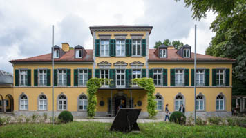 Gerhard Willhalm – Schloss Suresnes