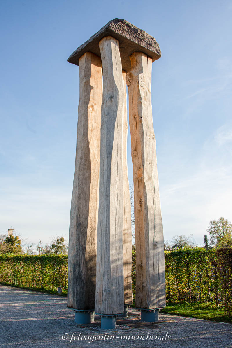 Das Kreuz im Nichts – Denkmal/Kunstwerk in München