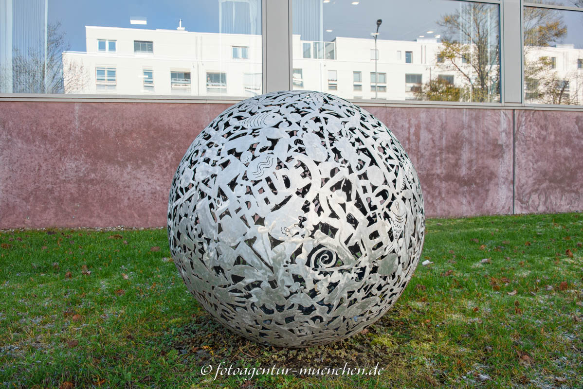 Erzählkugel – Denkmal/Kunstwerk in München