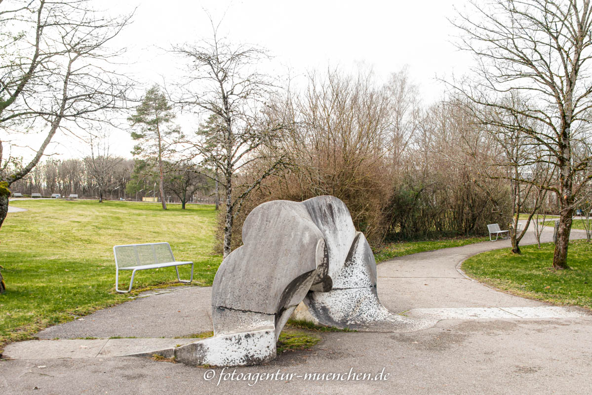 Gesteinsader – Denkmal/Kunstwerk in München