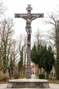 Kreuz im Campo Santo – Foto aus München