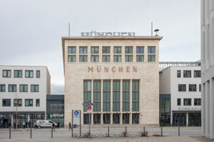 Ehemalige Empfangshalle Flughafen – Foto aus München