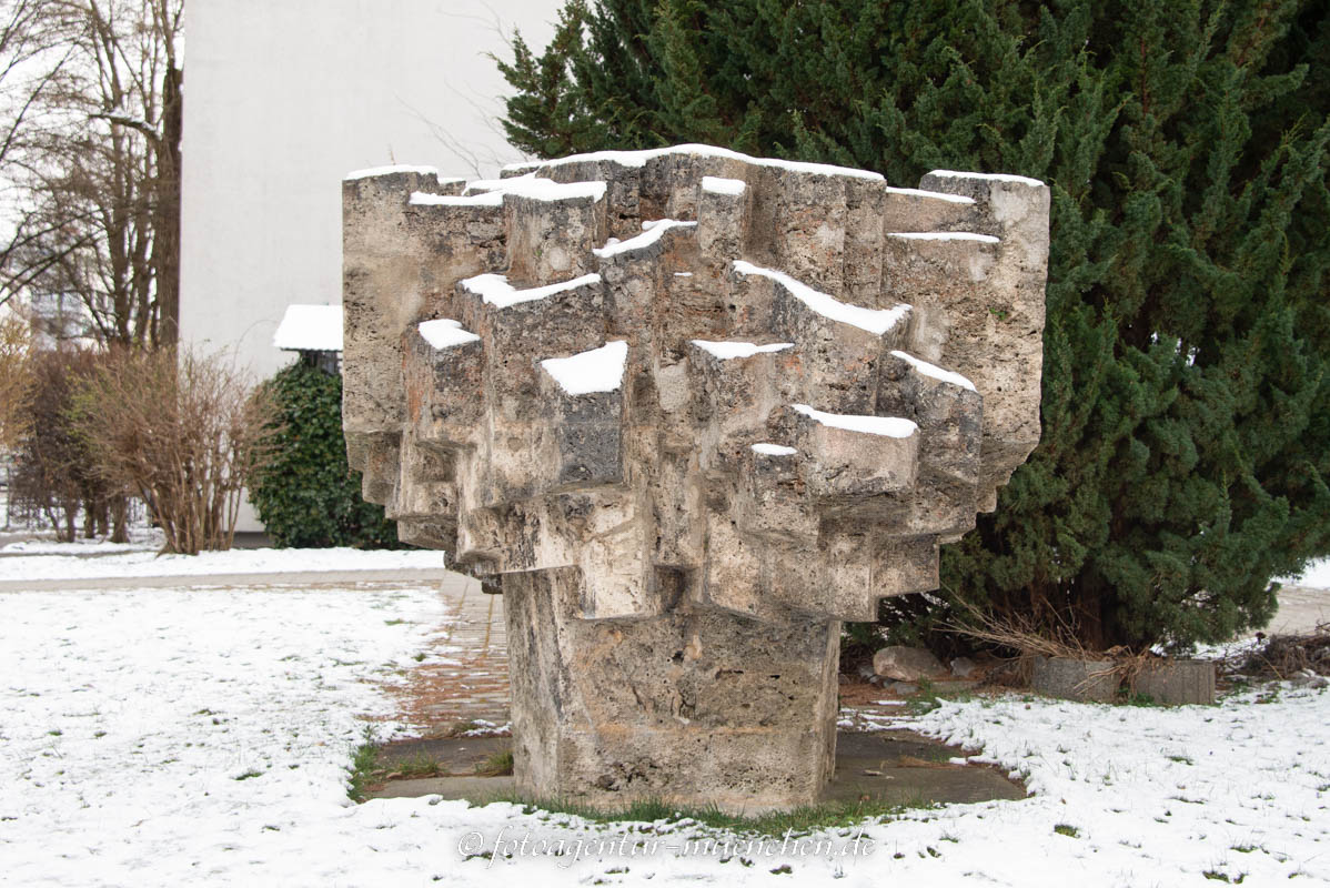 Steinblume – Denkmal/Kunstwerk in München