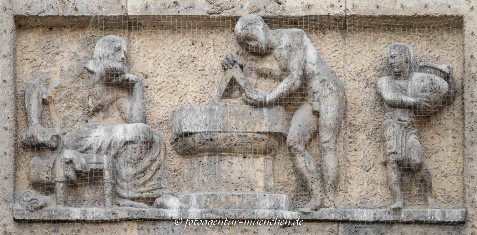 Relief - Architektur – Denkmal/Kunstwerk in München