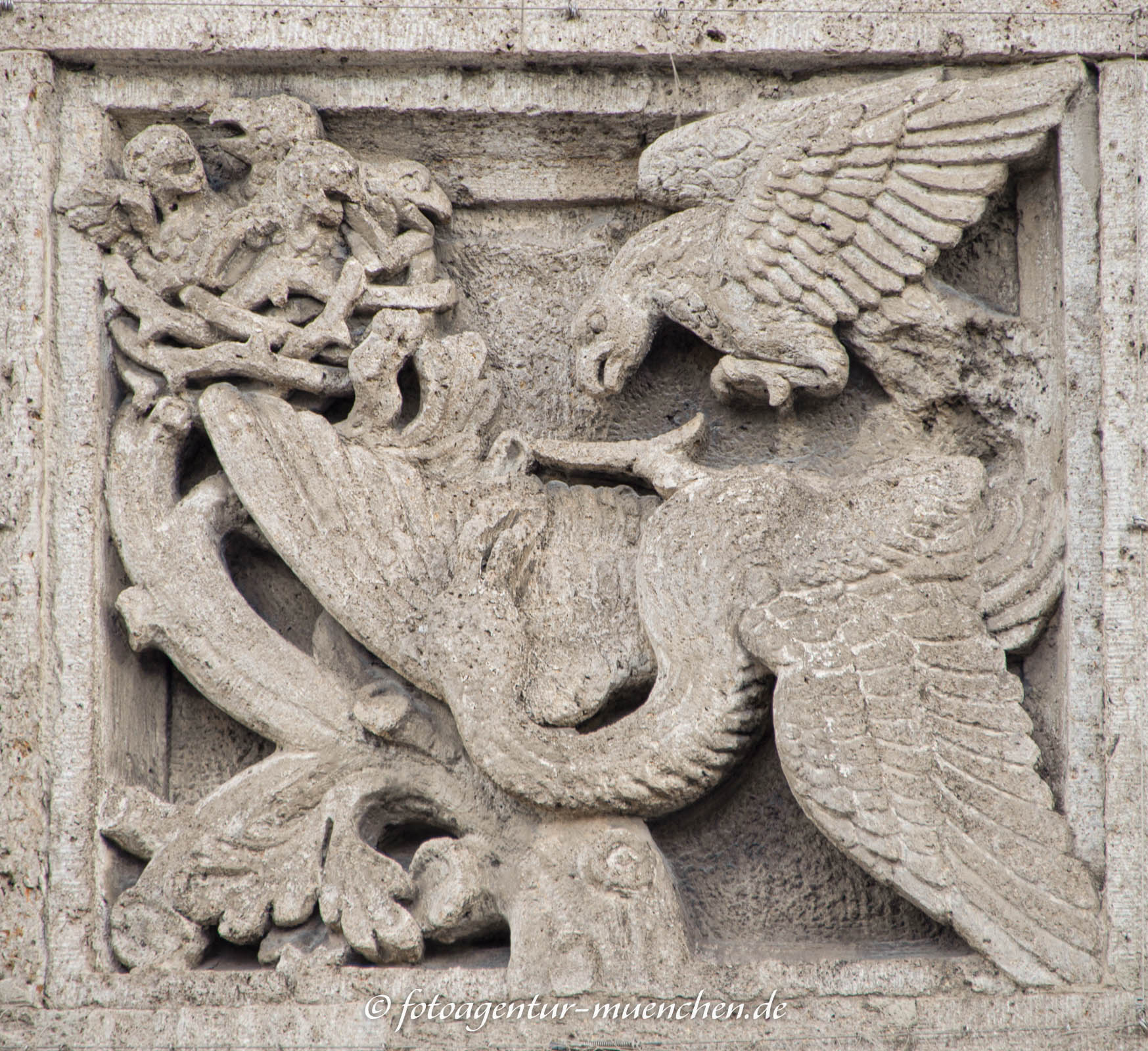 Adler mit Reiher
