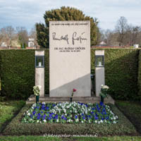 Gerhard Willhalm – Grab - Rudolf Gröger