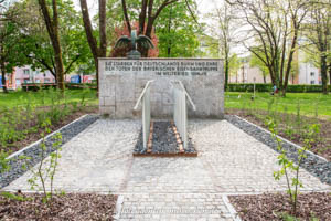 Denkmal für die Gefallenen der Bayerischen Eisenbahntruppe – Foto aus München