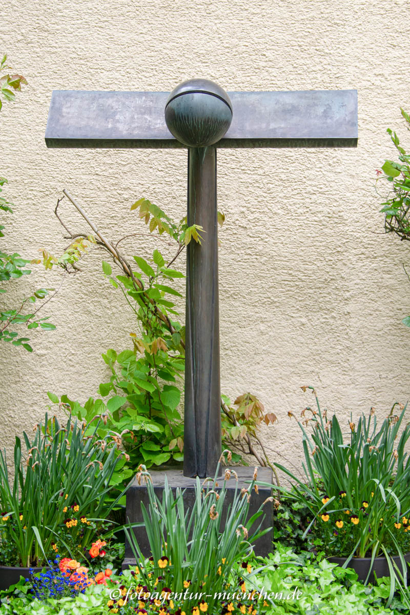Grabkreuz – Denkmal/Kunstwerk in München