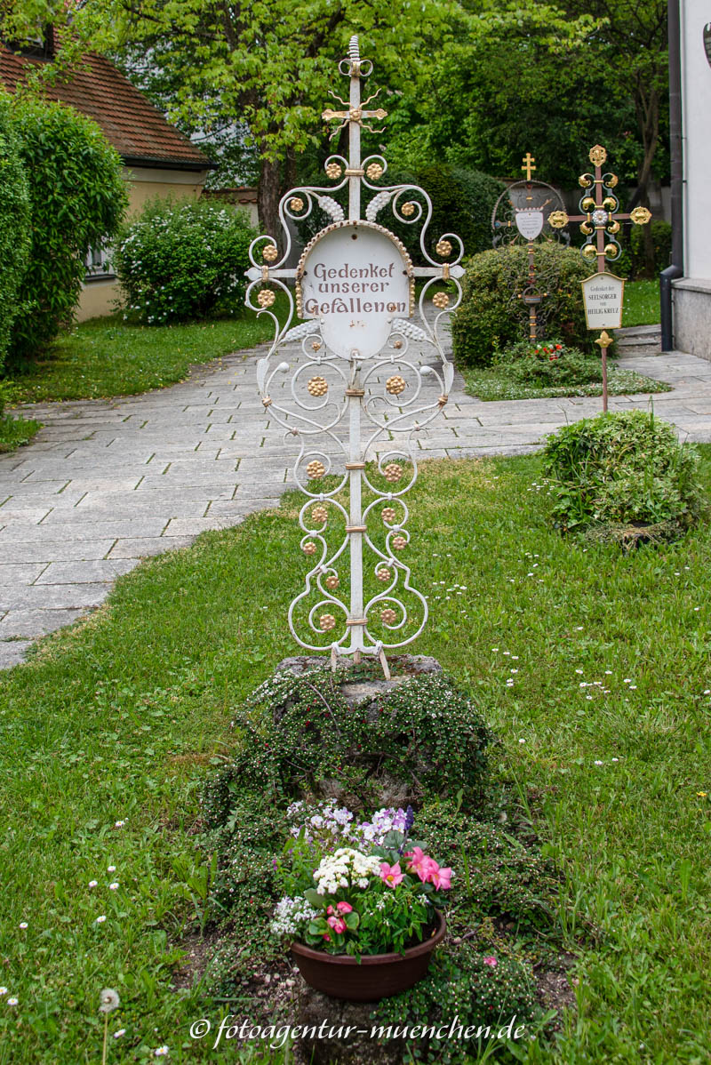 Kriegerdenkmal – Denkmal/Kunstwerk in München