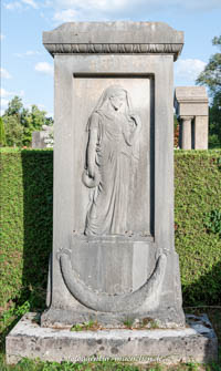 Gerhard Willhalm – Trauernde mit Kranz