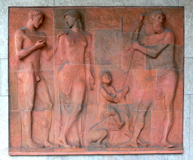 Relief am Haus Maximiliansplatz 13 – Denkmal/Kunstwerk in München