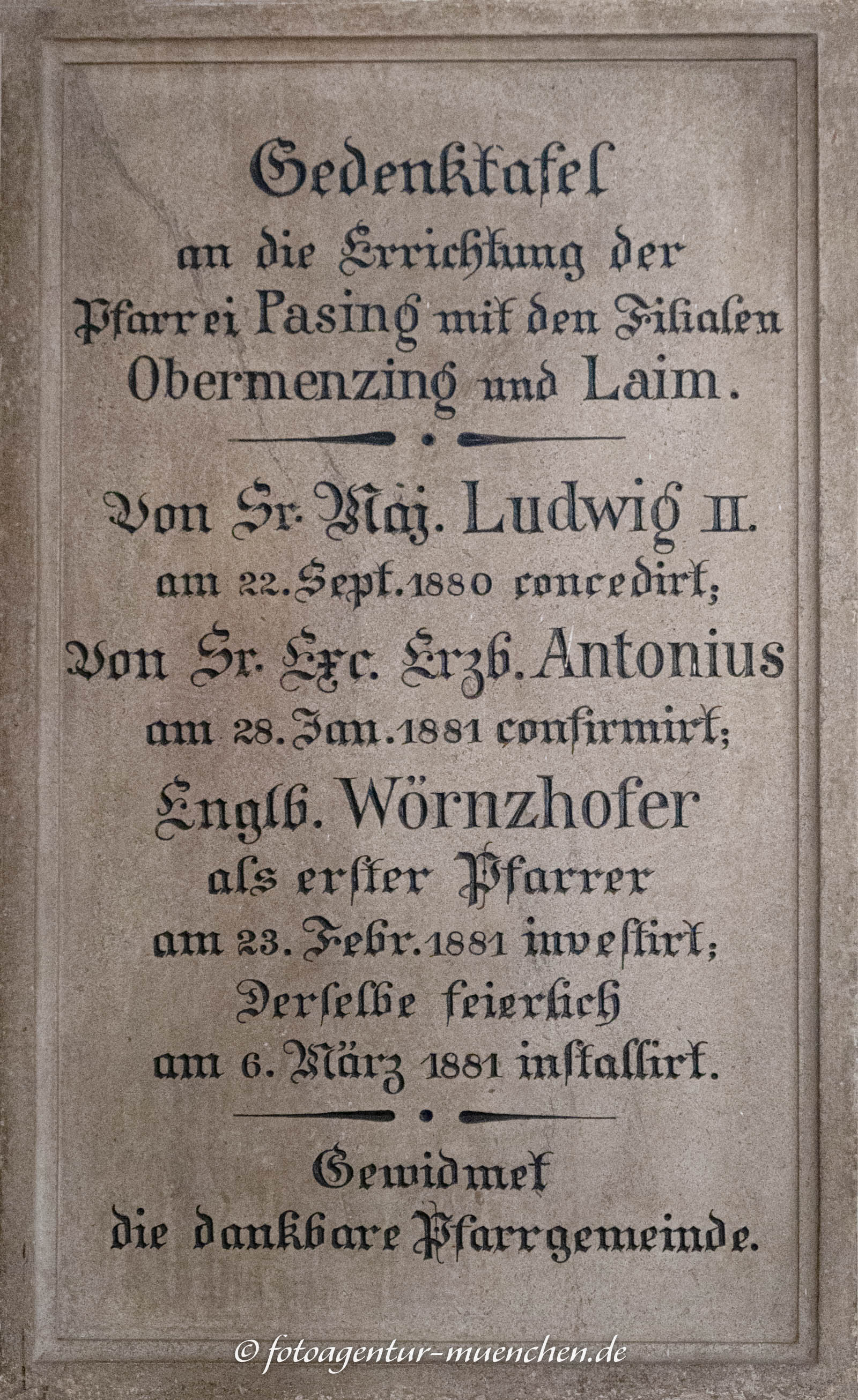 Gedenktafel - Errichtung der Pfarrei Pasing