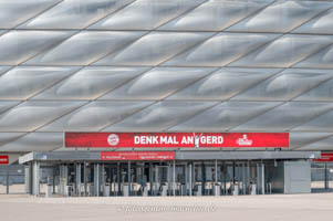 Enthüllung des Gerd Müller Denkmals – Foto aus München