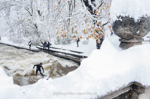 Eisbach - Surver – Foto aus München