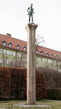 Merkur-Säule – Foto aus München