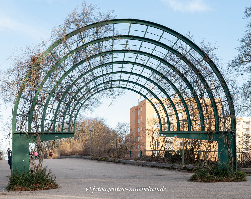 Raumbogen – Denkmal/Kunstwerk in München