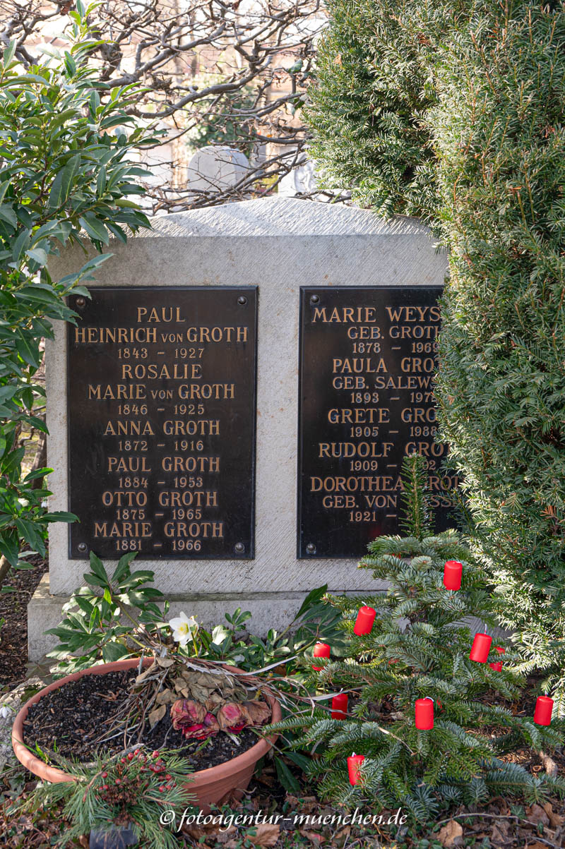 Groth Paul von