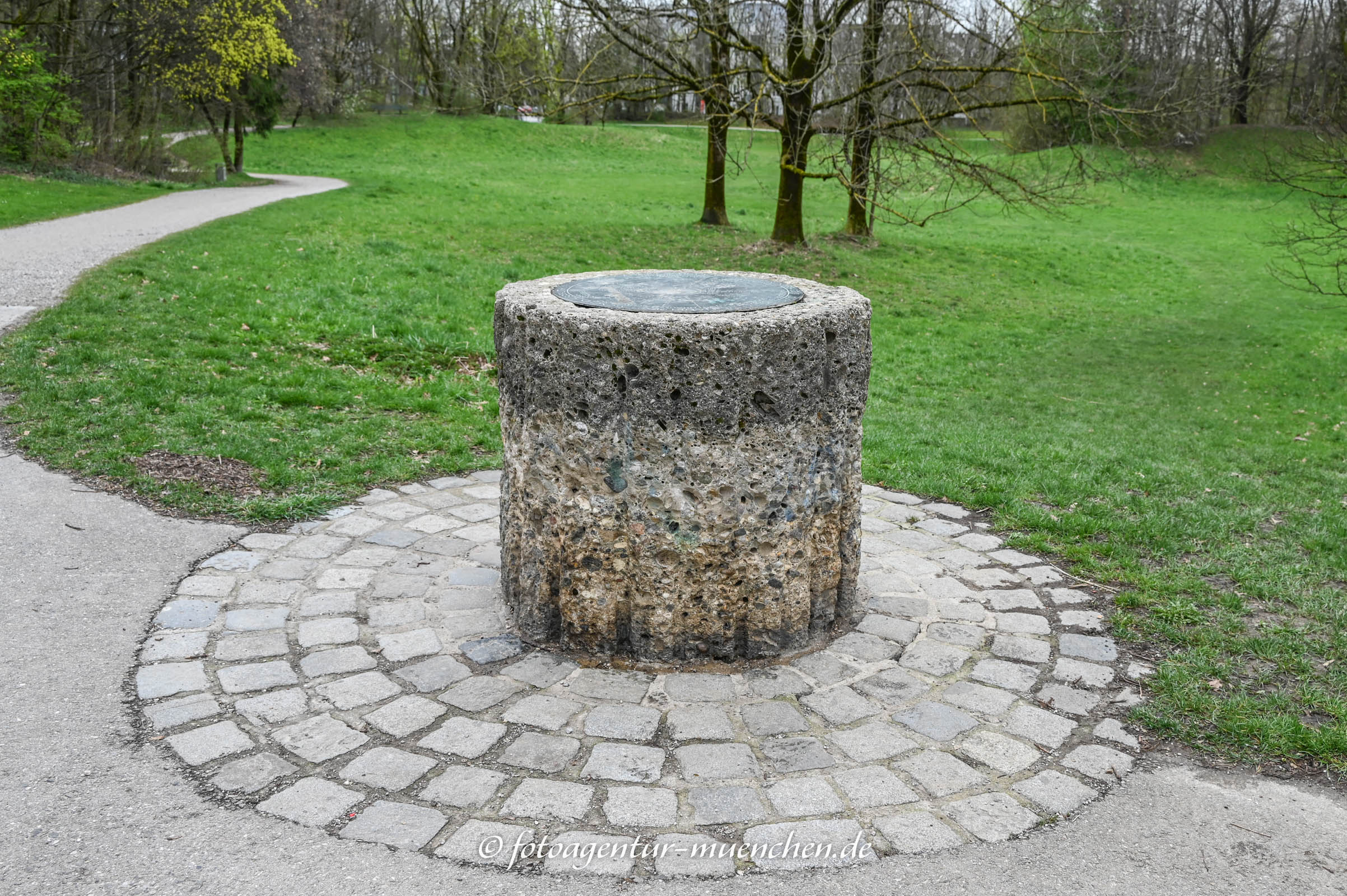Gedenkstein - Denninger Anger