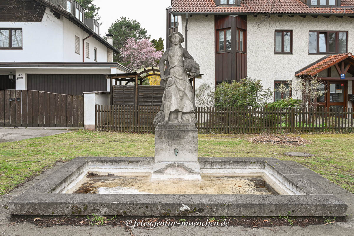 Schnitterinbrunnen – Denkmal/Kunstwerk in München