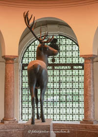 Hirsch (Hubertusbrunnen) – Foto aus München