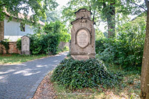 Gedenkstein Perlacher Friedhof – Foto aus München