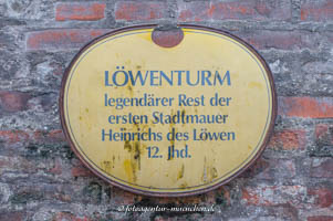Tafel - Löwenturm – Foto aus München