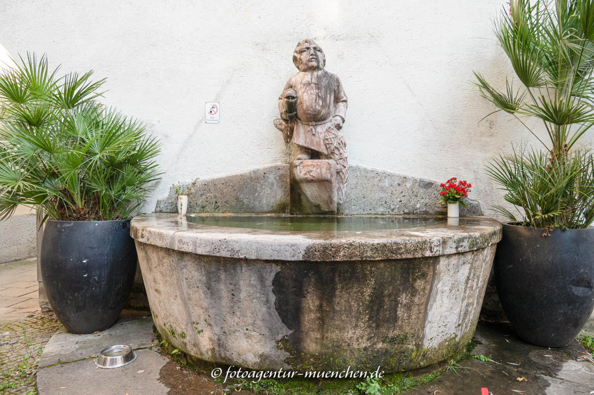 Fischer-Brunnen – Denkmal/Kunstwerk in München
