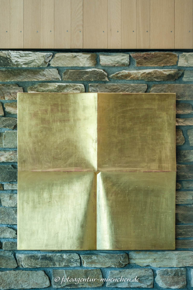 Gold-Quadrat – Denkmal/Kunstwerk in München