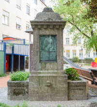 Gerhard Willhalm – Denkmal - August von Hauner