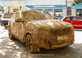 Gerhard Willhalm – SUV - Kunstaktion