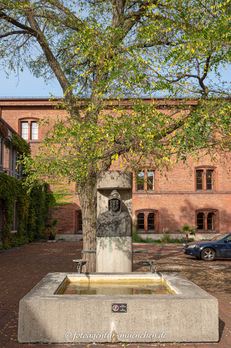 Benediktinerbrunnen – Denkmal/Kunstwerk in München