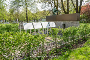 Denkmal für die Gefallenen der Bayerischen Eisenbahntruppe – Foto aus München