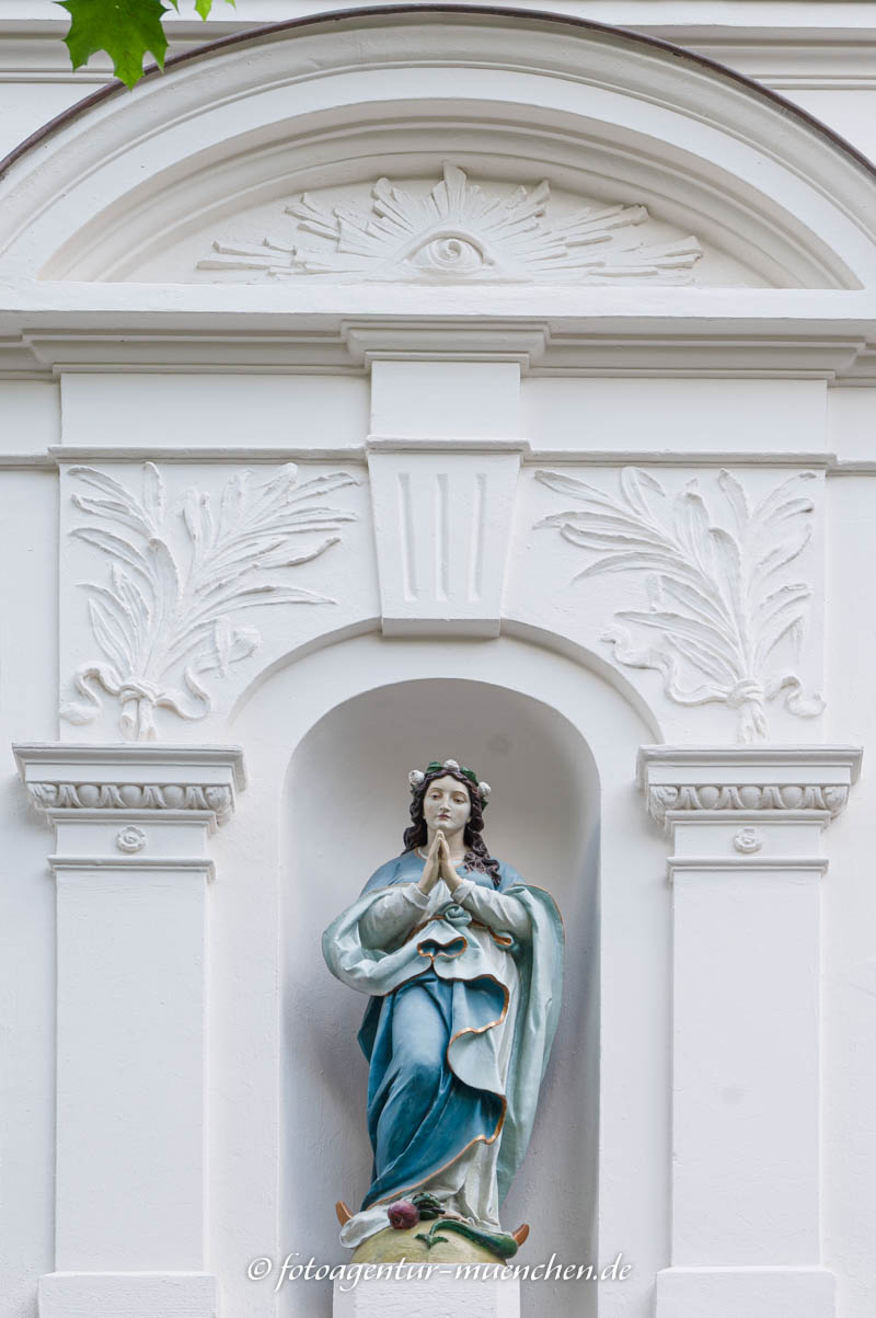 Hausmadonna – Denkmal/Kunstwerk in München