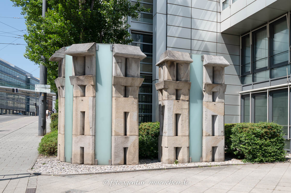 Da un Evelpiuma – Denkmal/Kunstwerk in München