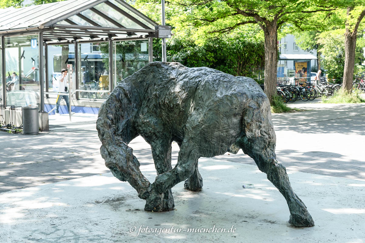 Pferd, sich beißend – Denkmal/Kunstwerk in München