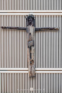 Herz-Jesu-Kirche - Christus am Kreuz – Foto aus München