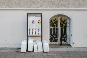 Weiße Koffer - Martiusstraße 8 – Foto aus München
