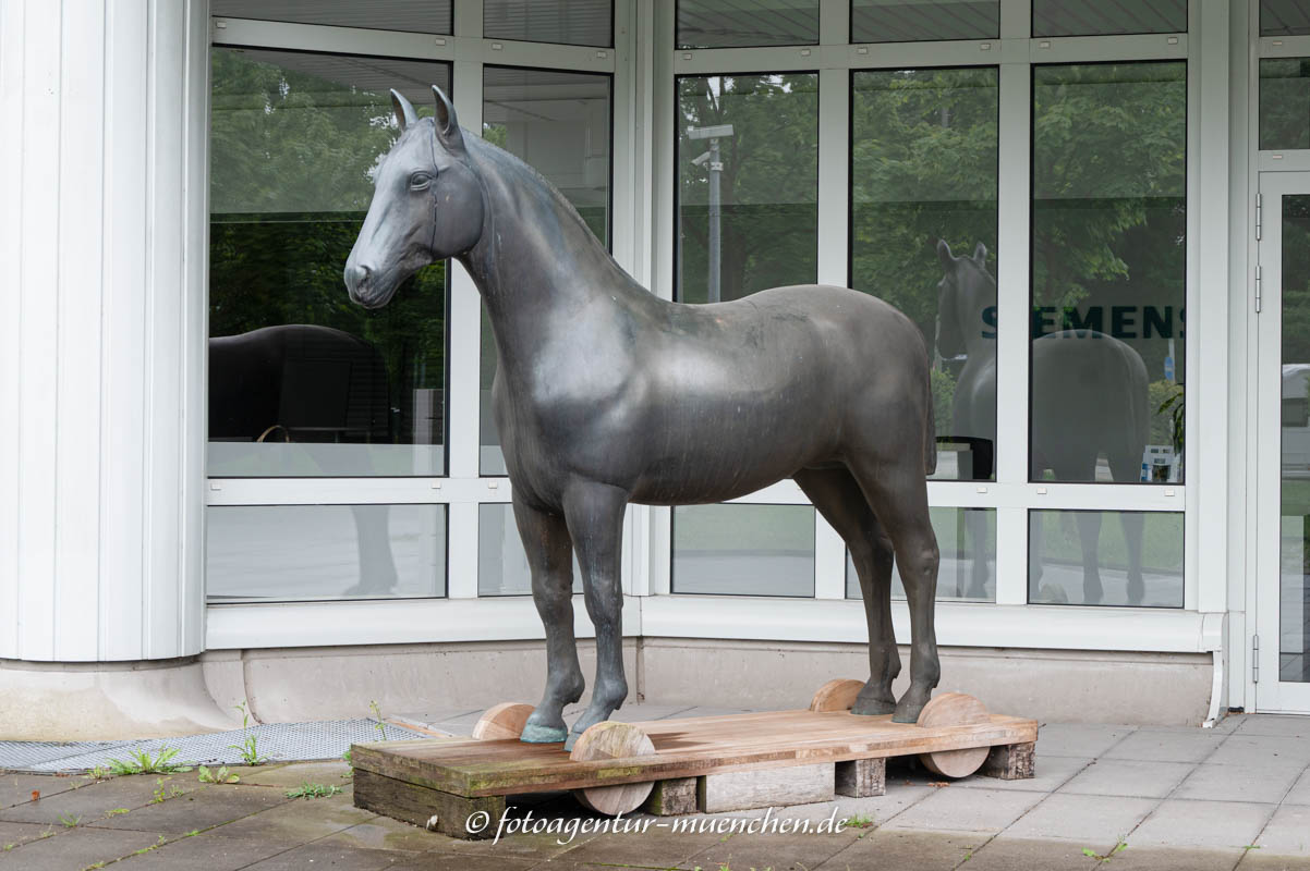 Das Pferd – Denkmal/Kunstwerk in München