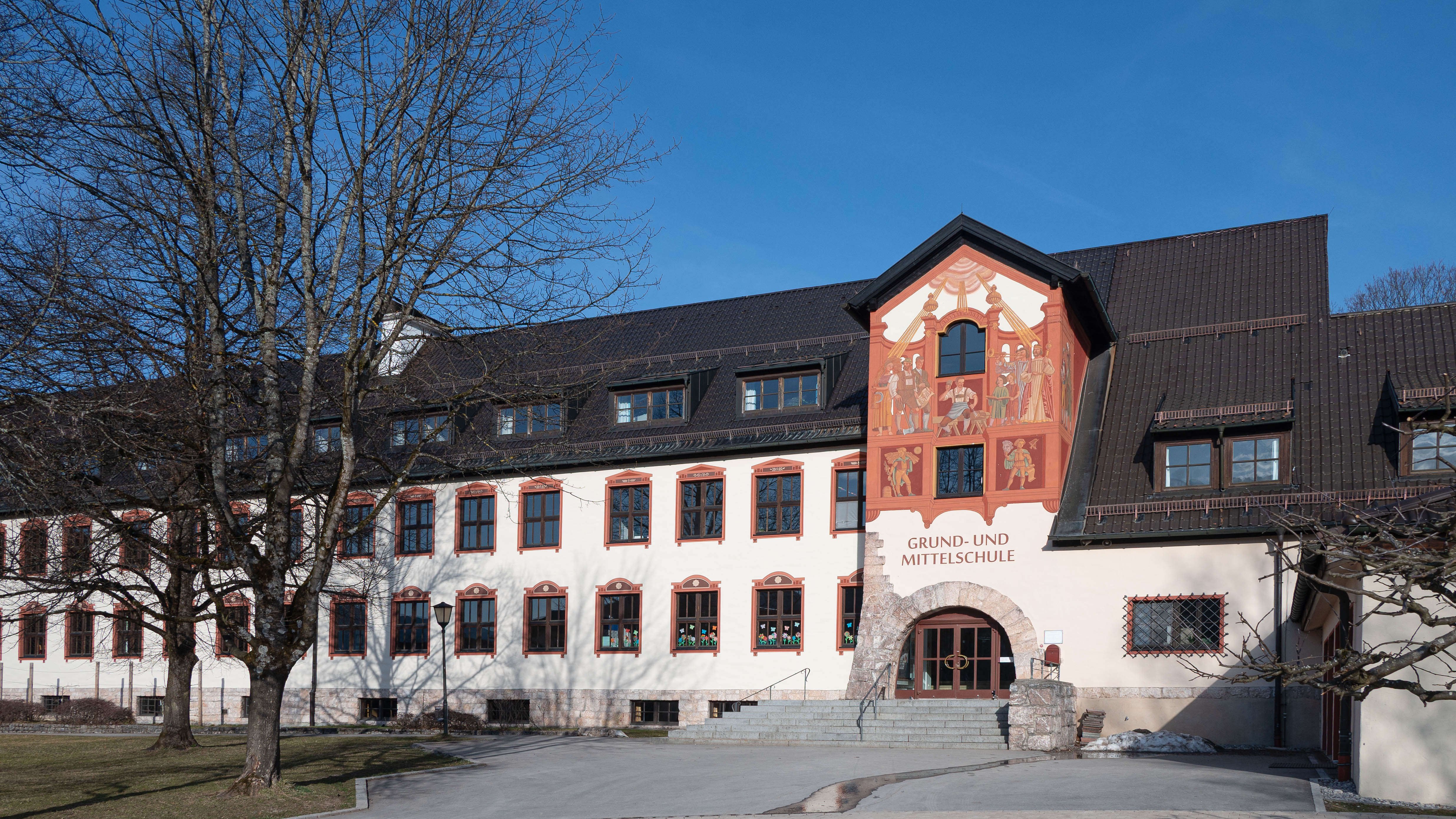 Volks- und Mittelschule