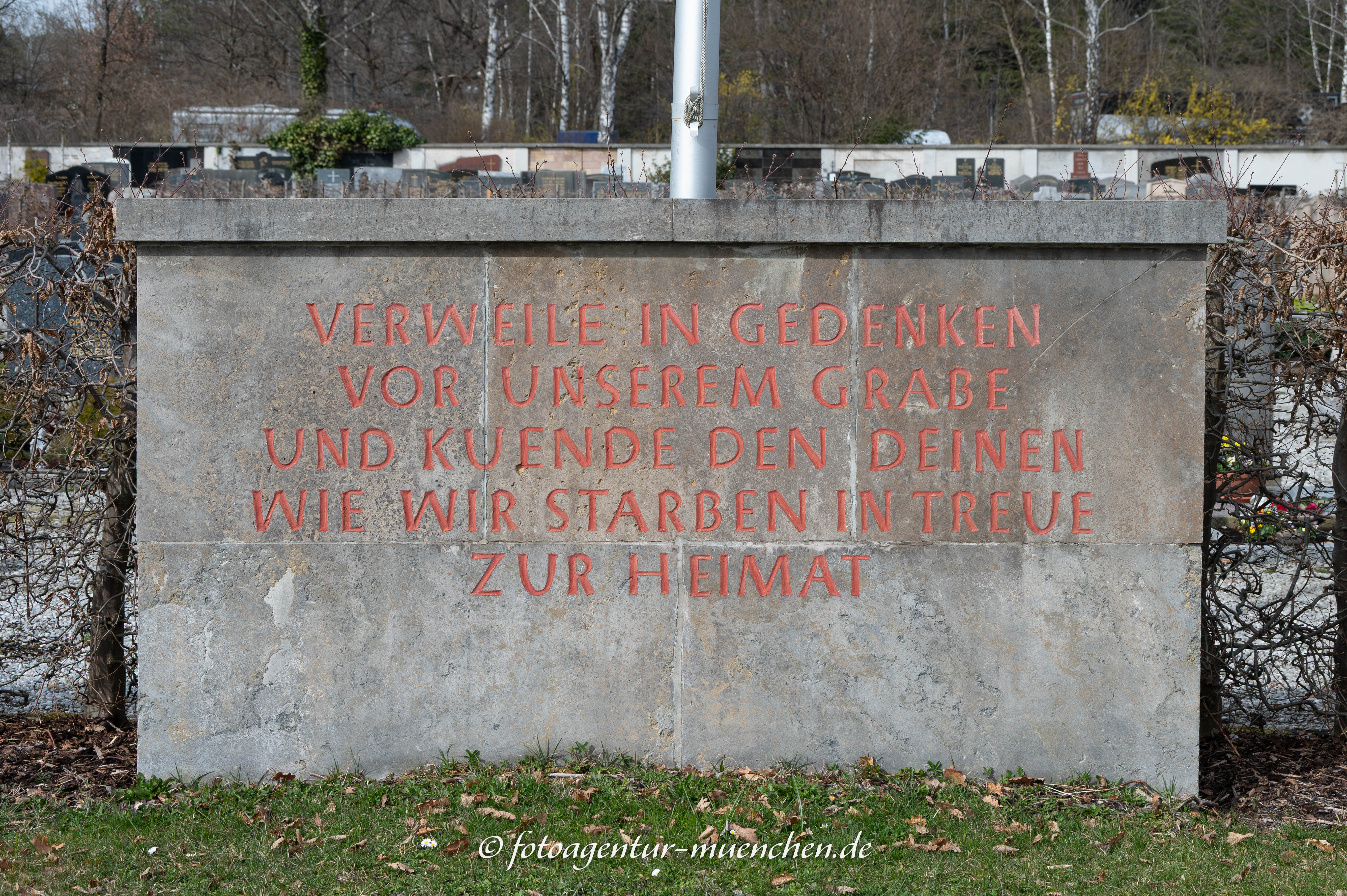 Gräber der Opfer der Mordnacht