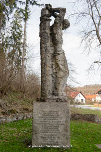  – Denkmal - Opfer der Mordnacht