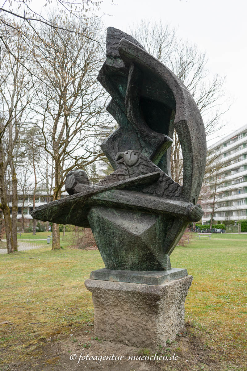Vogelmensch – Denkmal/Kunstwerk in München