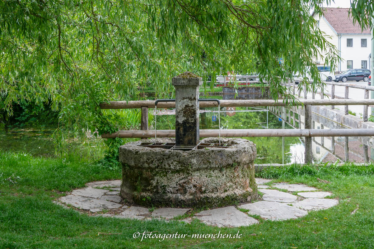 Zierbrunnen – Denkmal/Kunstwerk in München