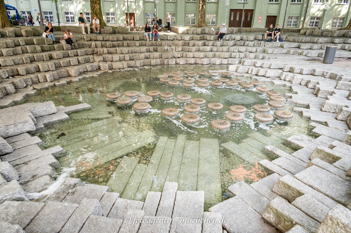 Wasserpilze-Brunnen – Denkmal/Kunstwerk in München